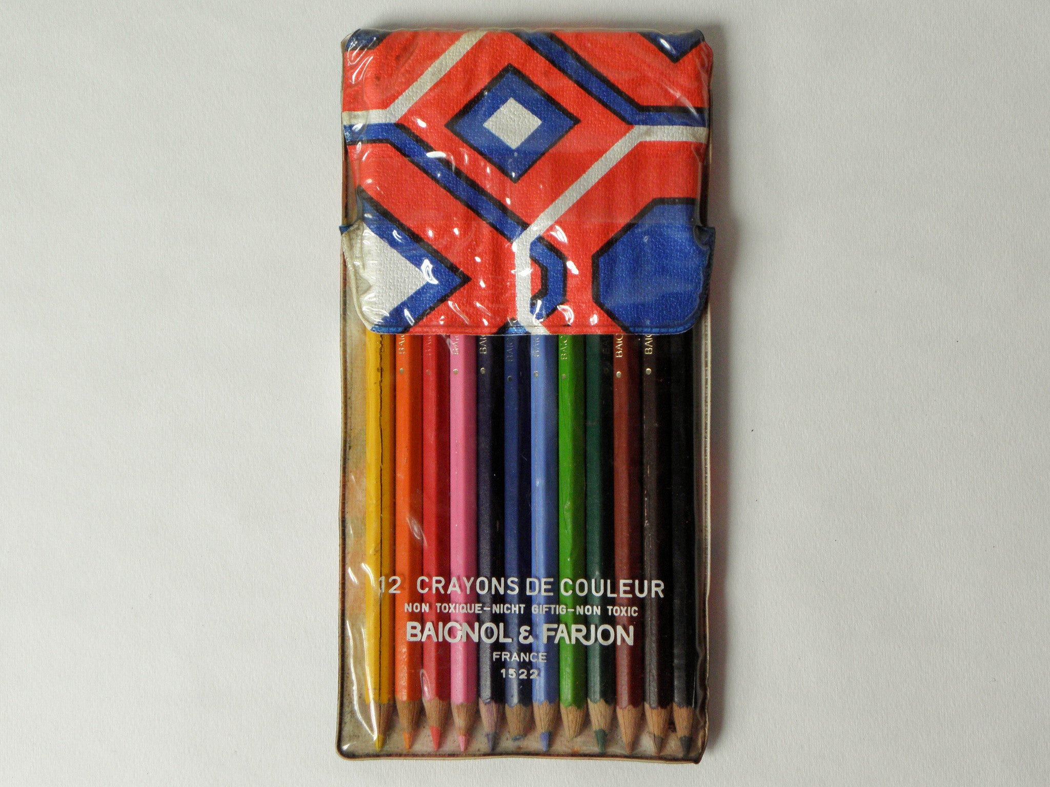 12 crayons de couleurs - motif aléatoire